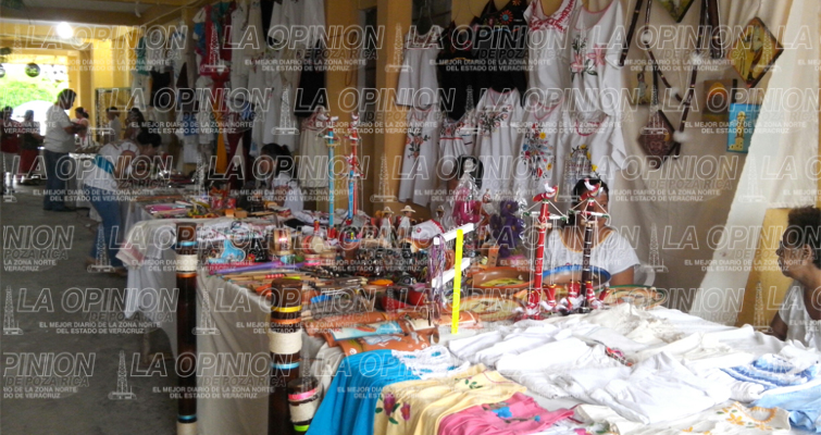 Ofertan artesanías papantecas