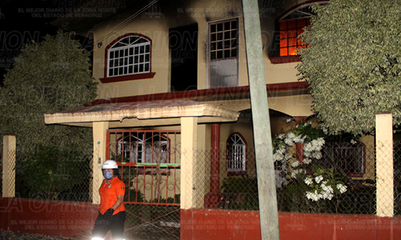 Se incendia residencia; bomberos nunca llegaron