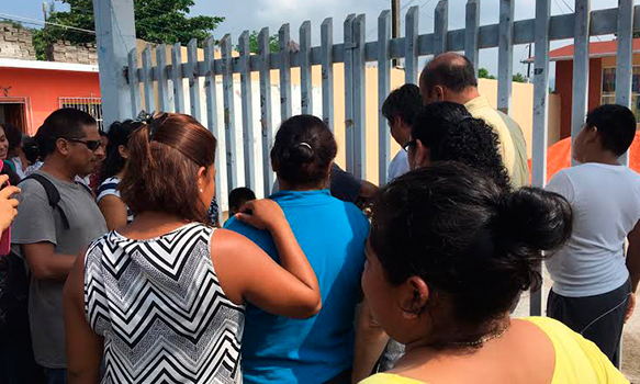 Destituyen a profesora y sub director de primaria