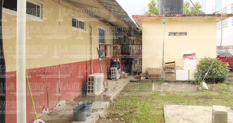 Añeja red de salud pública