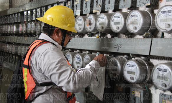 Empresarios repudian alza a la luz