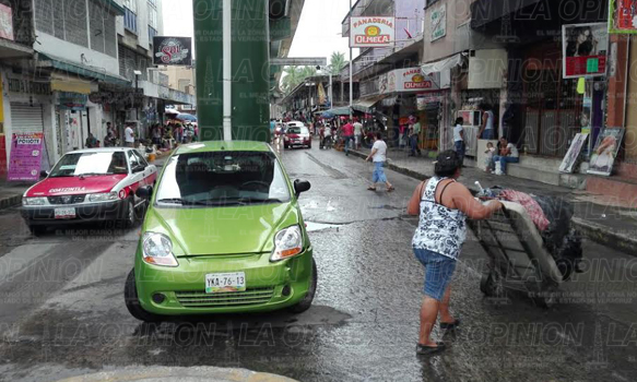 De camellones a estacionamiento