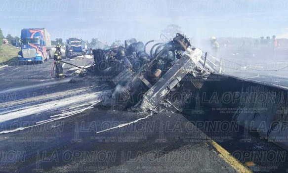 Arde camión en la Perote - Banderilla