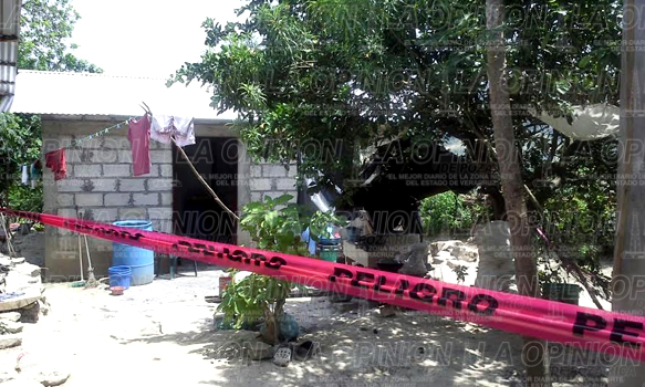 Por celos mató a su esposa a machetazos