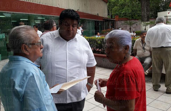 Colonos exigen desazolve de alcantarillado