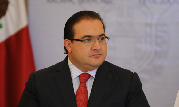 Dejan solo a Javier Duarte
