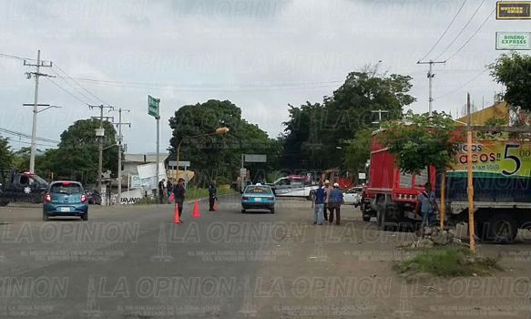 Cierran la Pachuca-Tuxpan por fuga de gasolina