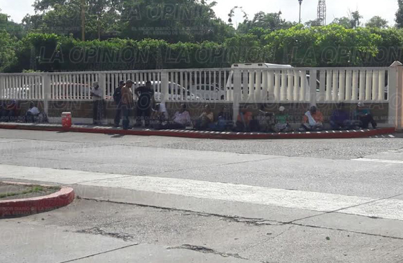 Proveedores defraudados mantienen protestas contra Pemex