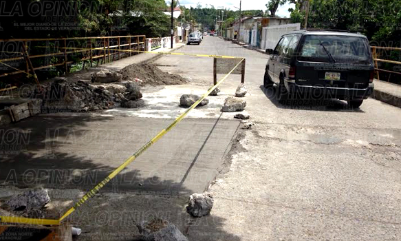 Reparan aproches en puentes