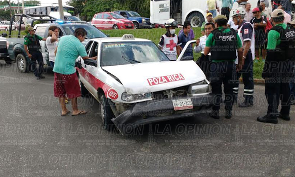 "Vuela" taxi sobre el bulevar Central Poniente