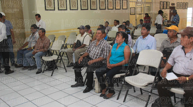 Denuncian a agentes municipales