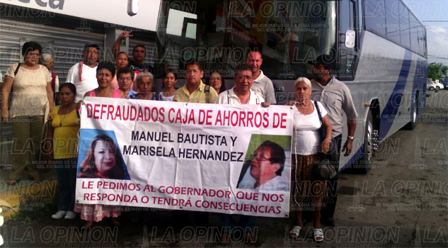 ¡Se movilizan defraudados por Bautista!