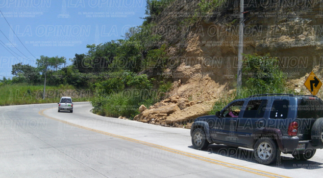 Derrumbe en el bulevar a El Tajín
