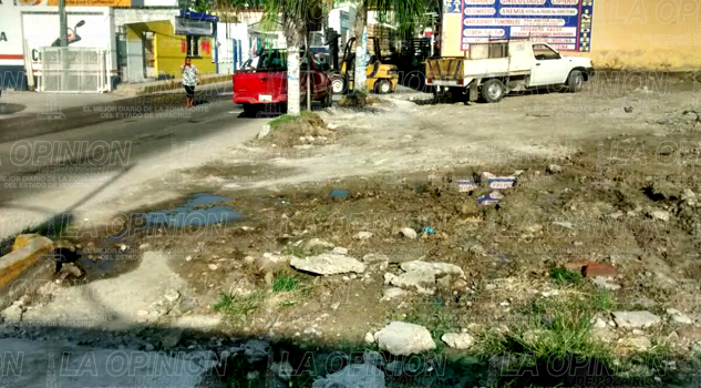 Quejas por fuga de aguas negras