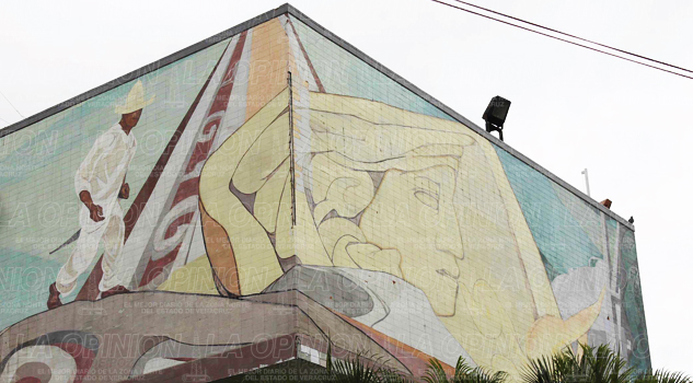 Manchan el mural de Pablo O'Higgins