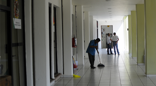 Basificarán a personal de confianza