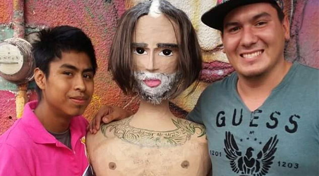 Piñata de El Potrillo pone de cabeza a miles de personas