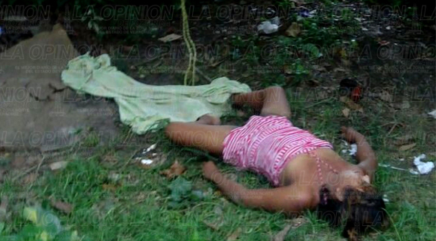 Joven se ahorca en el patio de su casa