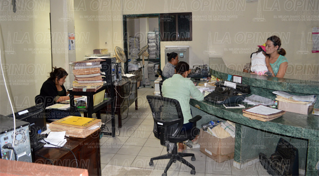 Sindicalizados abusan de los pases de salida