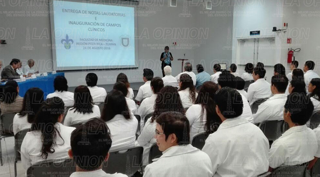 Entrega Facultad de Medicina notas laudatorias