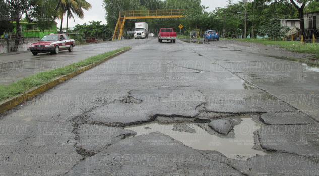 Alerta-peligrosos-baches-carretera