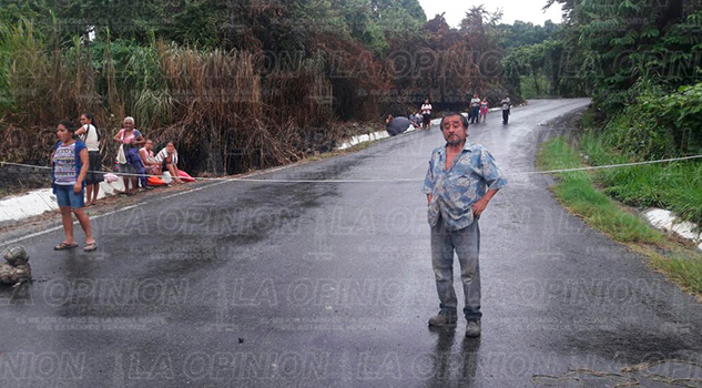 bloqueo-comunidad-pemex