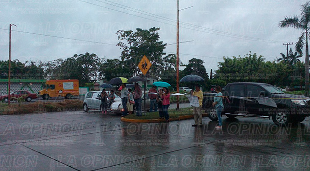 maestros-tuxpan-bloqueo