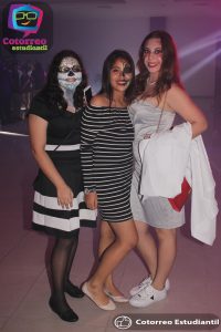 Weekend Tour: Galería fiesta de disfraces de Planilla Red Sealers