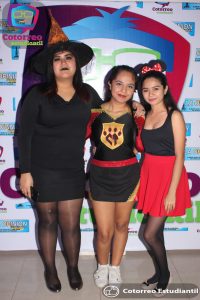 Weekend Tour: Galería fiesta de disfraces de Planilla Red Sealers