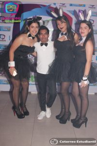 Weekend Tour: Galería fiesta de disfraces de Planilla Red Sealers