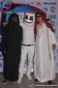 Weekend Tour: Galería fiesta de disfraces de Planilla Red Sealers