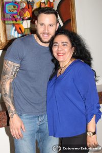 Weekend Tour: Galería fiesta de disfraces de Planilla Red Sealers