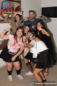 Weekend Tour: Galería fiesta de disfraces de Planilla Red Sealers