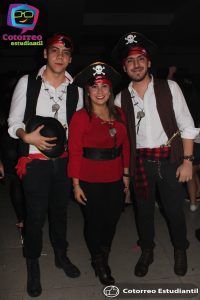 Weekend Tour: Galería fiesta de disfraces de Planilla Red Sealers