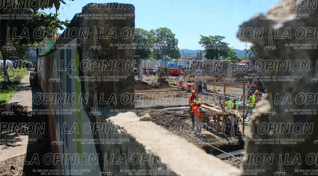 Barda a punto de colapsar barda-a-punto-de-colapsar