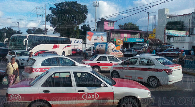 bloqueo-taxistas-puente-puerto-tuxpan