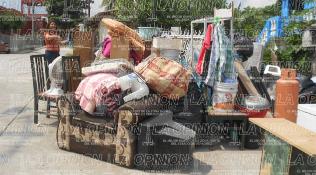 Desalojo de familia en Cerro Azul desalojan-a-una-familia