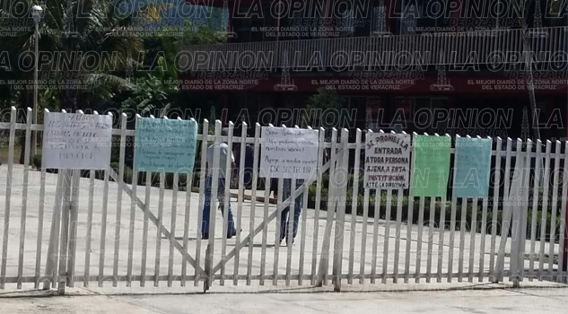 Exigen restitución del director de la Técnica 77 exigen-restitucion-del-director-de-la-tecnica-77