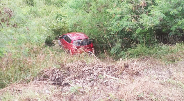 hallan-camioneta-abandonada-en-libramiento-portuario