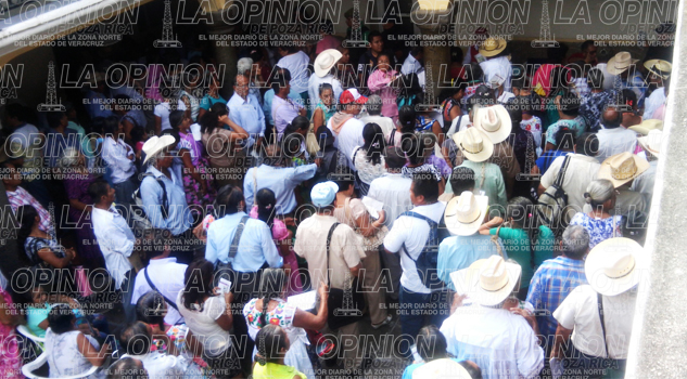 Maltratan a adultos mayores durante pago de 65 y Más maltratan-a-adultos-mayores-durante-pago-de-65-y-mas