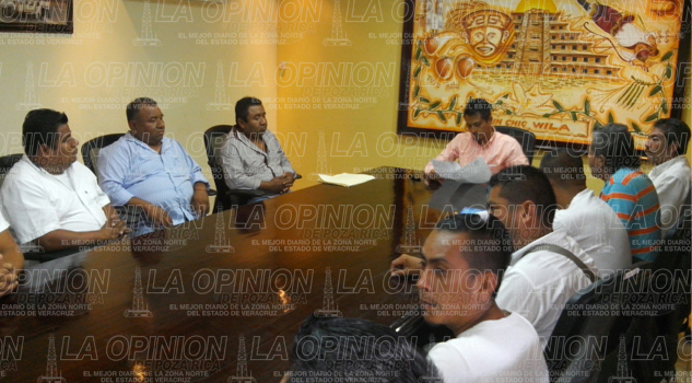 Reconocen autoridades saturación de taxis reconocen-autoridades-saturacion-de-taxis