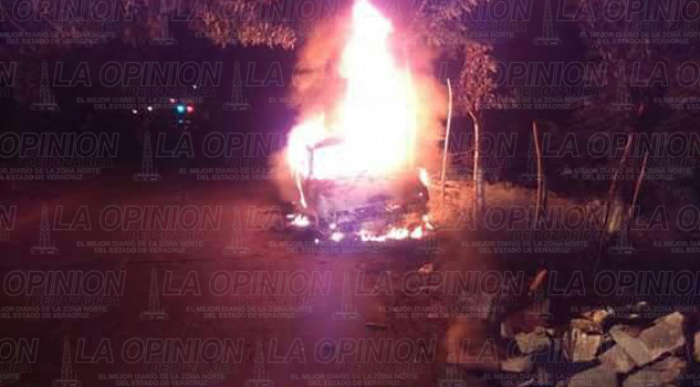 ¡Se incendian vehículos en Papantla! se-incendian-vehiculos-en-papantla