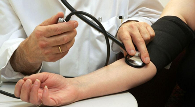 Enfermedades crónicas principal causas de muerte hipertension-arterial-al-frente