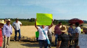 Bloquean trabajos de la autopista Veracruz-Tuxpan
