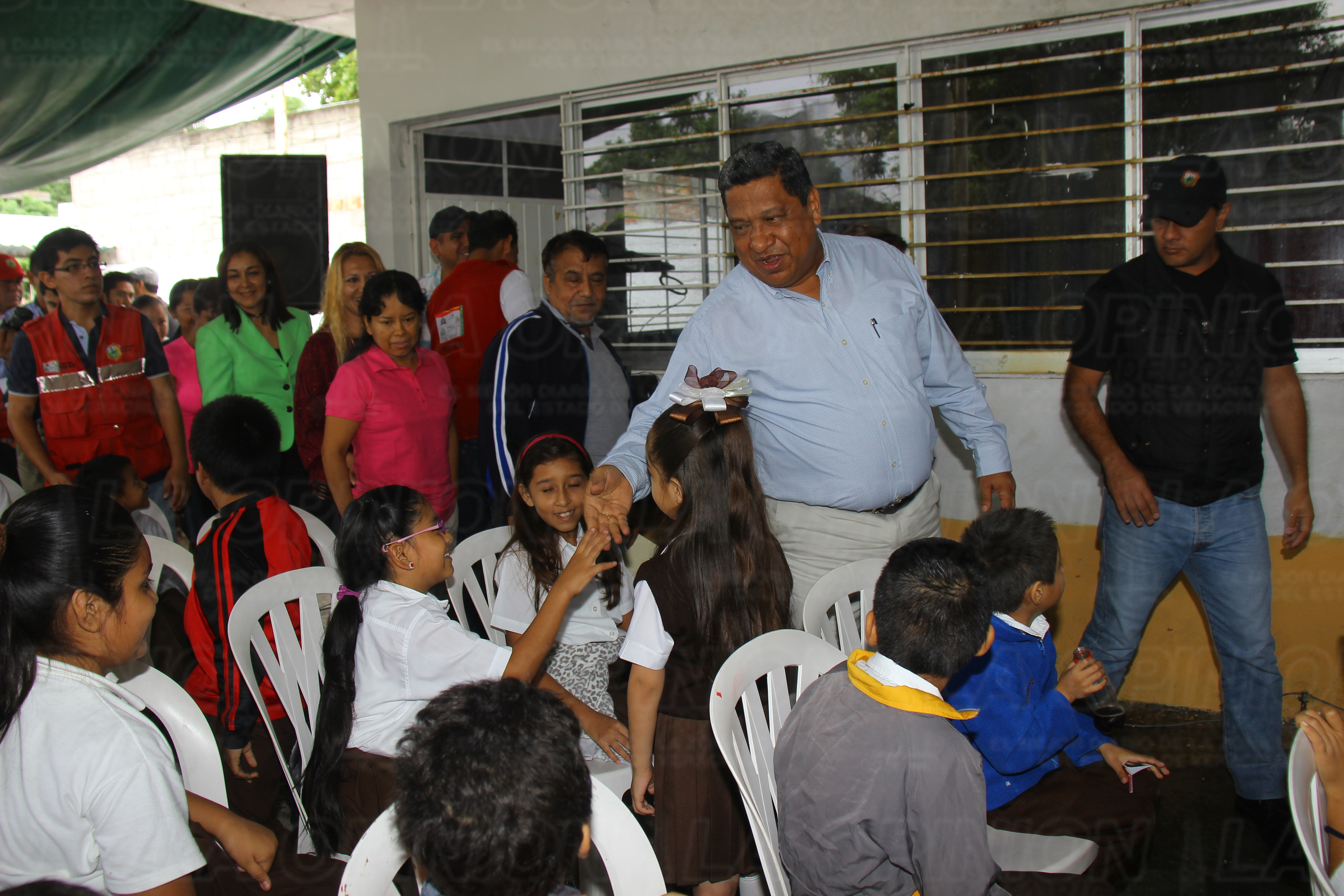 Entrega de útiles escolares Entrega de Últiles