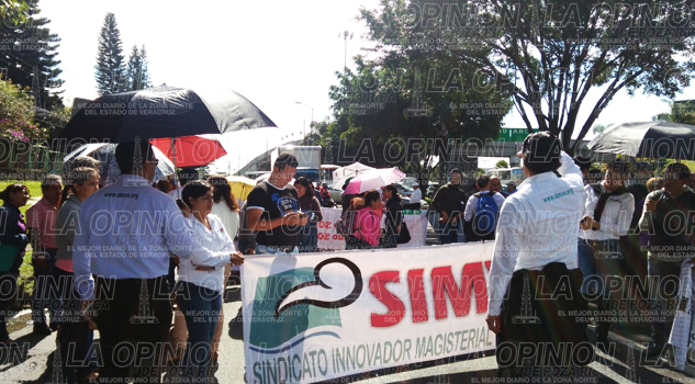 Cerrado el acceso al sur de la zona conurbada de Xalapa cerrado-el-acceso-al-sur-de-la-zona-conurbada-de-xalapa