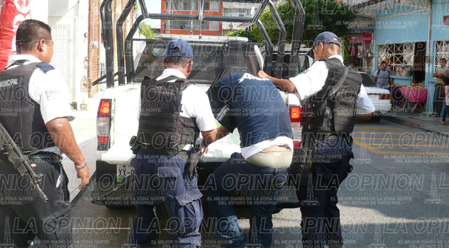 Detienen a joven que atracó un OXXO detienen-a-joven-que-atraco-un-oxxo