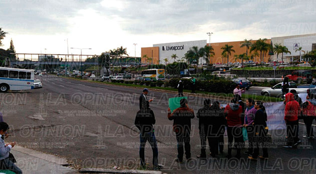 docentes-evaluados-toman-carretera