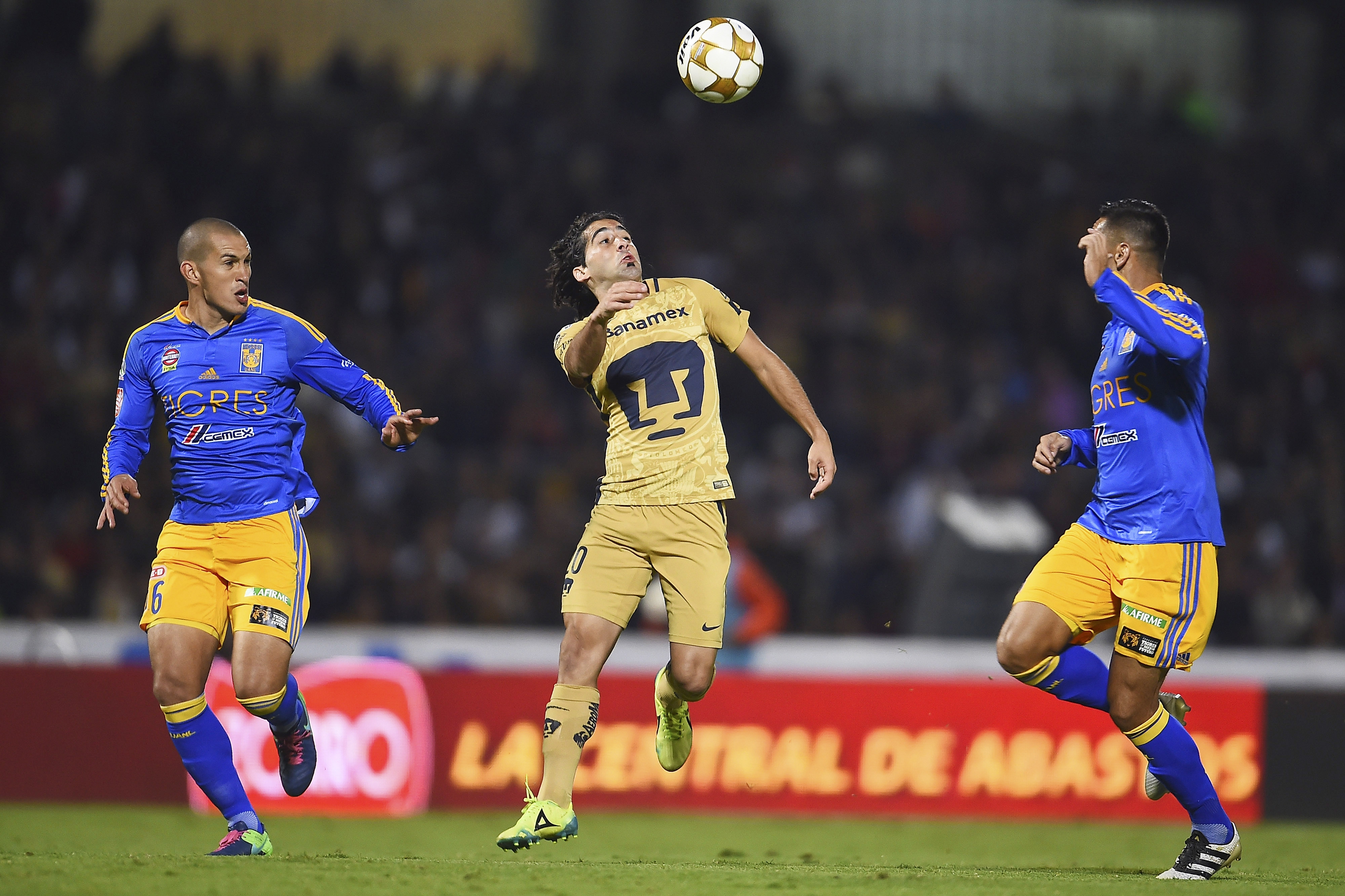 Tigres saca valioso empate con goles frente a Pumas