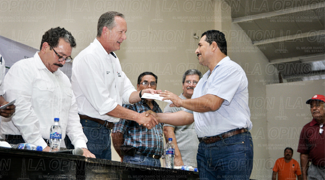 Entregan recursos del PET entregan-recursos-del-pet